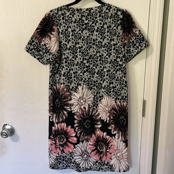Angie floral contour midi dress with pockets size large - Picture 7 of 8
